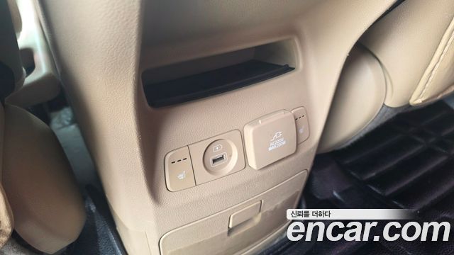 Kia Canival 2019 — photo 17