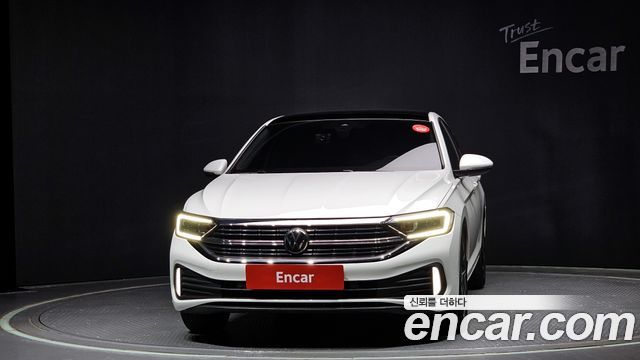 Volkswagen Jetta 2023 — photo 3