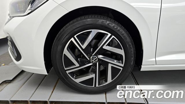 Volkswagen Jetta 2023 — photo 5