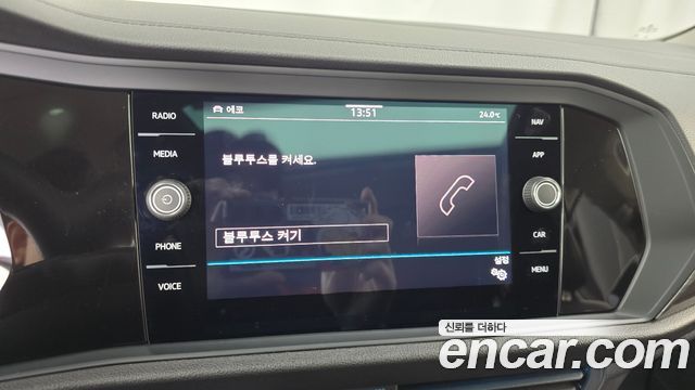 Volkswagen Jetta 2023 — photo 26