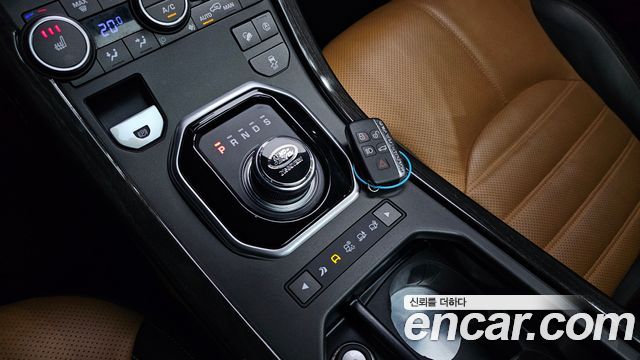 Land Rover Range Rover Evoque 2018 — photo 12