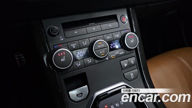 Land Rover Range Rover Evoque 2018 — photo 22