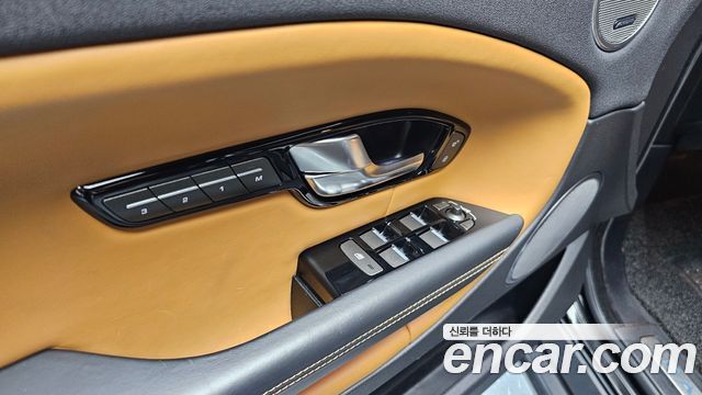 Land Rover Range Rover Evoque 2018 — photo 28