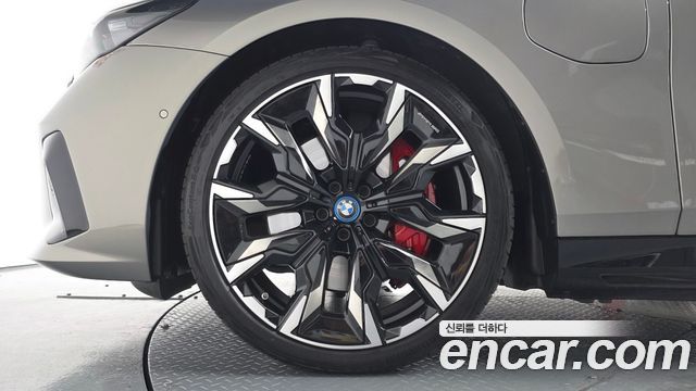 BMW 5-Series 2025 — photo 5