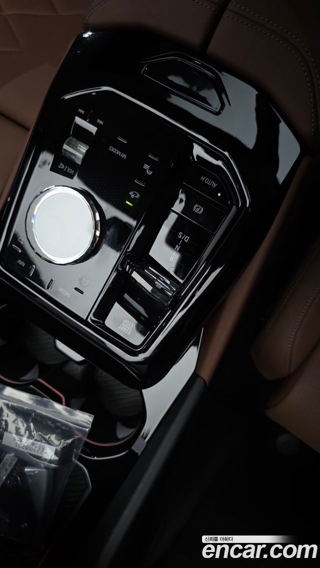 BMW 5-Series 2025 — photo 12