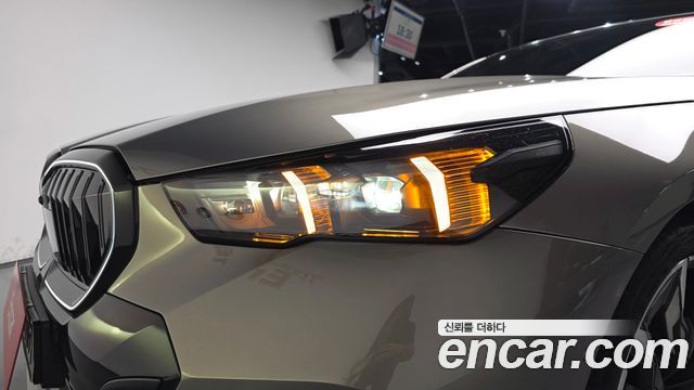 BMW 5-Series 2025 — photo 8