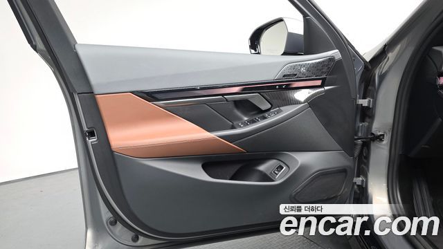BMW 5-Series 2025 — photo 14