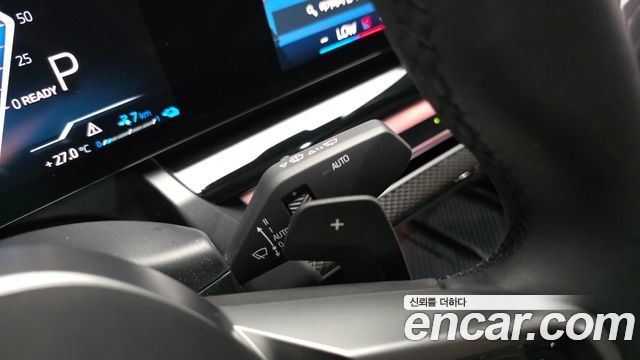 BMW 5-Series 2025 — photo 32