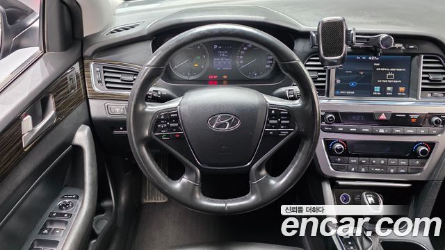 Hyundai Sonata 2017 — photo 19