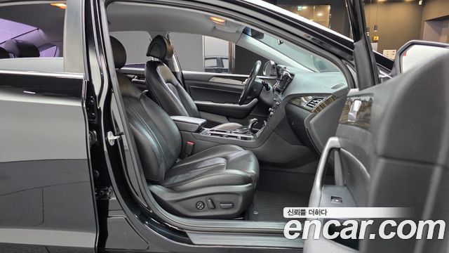 Hyundai Sonata 2017 — photo 16