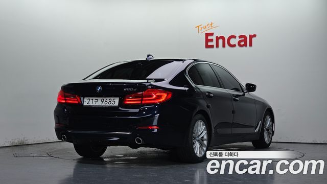 BMW 5-Series 2018 — photo 2