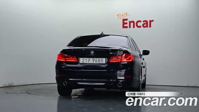 BMW 5-Series 2018 — photo 4
