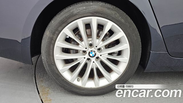 BMW 5-Series 2018 — photo 5