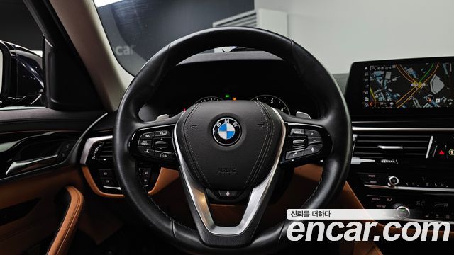 BMW 5-Series 2018 — photo 19