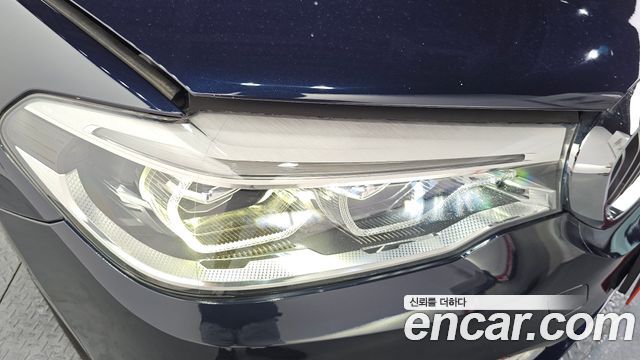 BMW 5-Series 2018 — photo 8