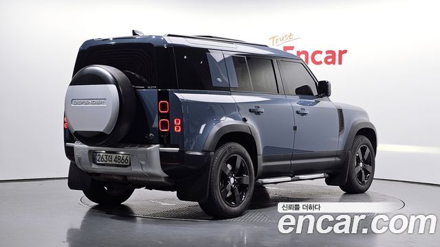 Land Rover Defender 2022 — photo 2