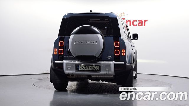 Land Rover Defender 2022 — photo 4