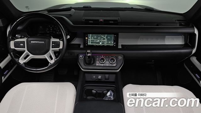 Land Rover Defender 2022 — photo 10