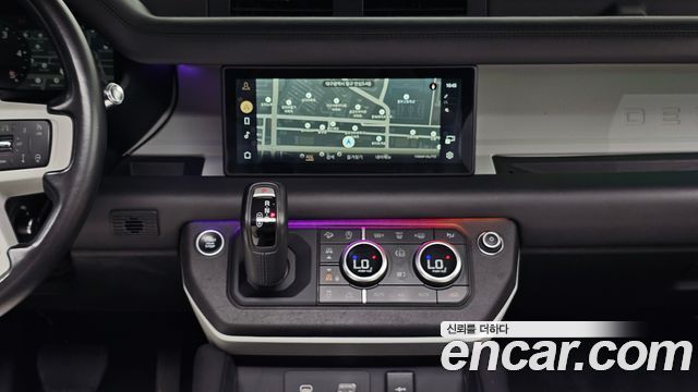 Land Rover Defender 2022 — photo 21