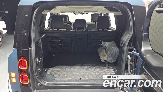 Land Rover Defender 2022 — photo 25