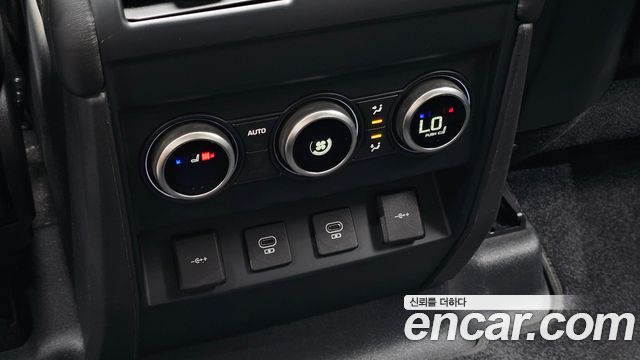 Land Rover Defender 2022 — photo 32