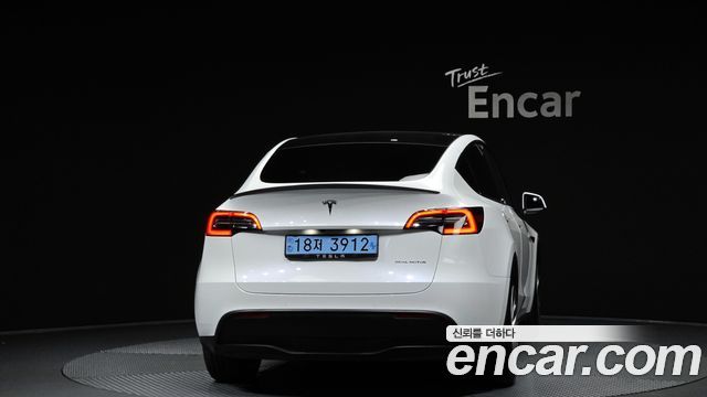Tesla Model Y 2021 — photo 4