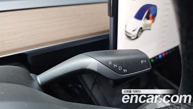 Tesla Model Y 2021 — photo 9