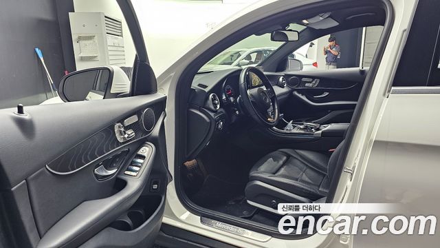 Mercedes-Benz GLC-Class 2019 — photo 13