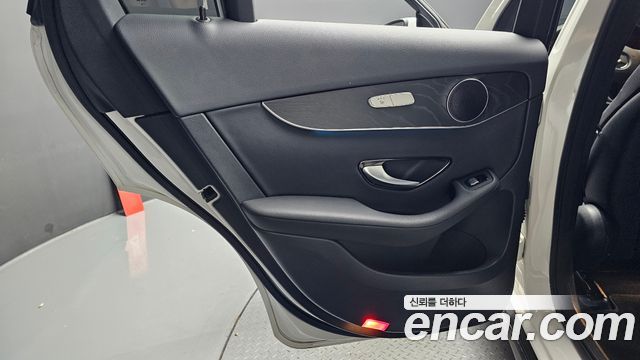 Mercedes-Benz GLC-Class 2019 — photo 15