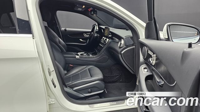 Mercedes-Benz GLC-Class 2019 — photo 16