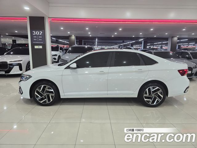 Volkswagen Jetta 2023 — photo 3