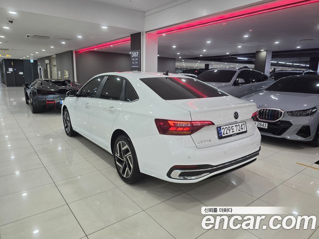Volkswagen Jetta 2023 — photo 6
