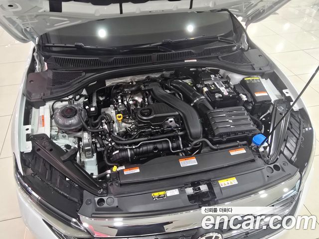 Volkswagen Jetta 2023 — photo 15