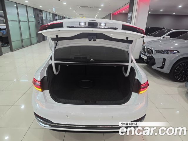 Volkswagen Jetta 2023 — photo 16