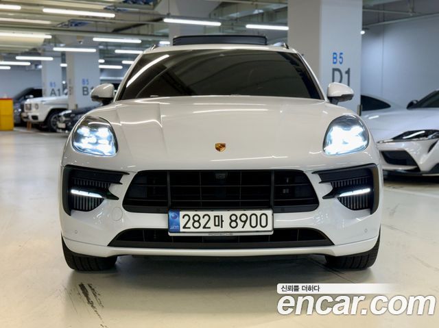 Porsche Macan 2020 — photo 2