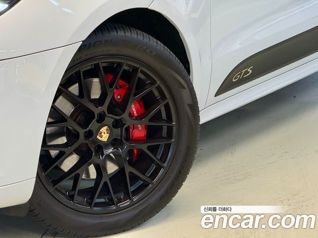 Porsche Macan 2020 — photo 5