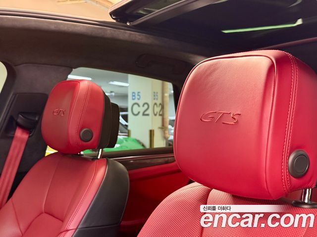 Porsche Macan 2020 — photo 12