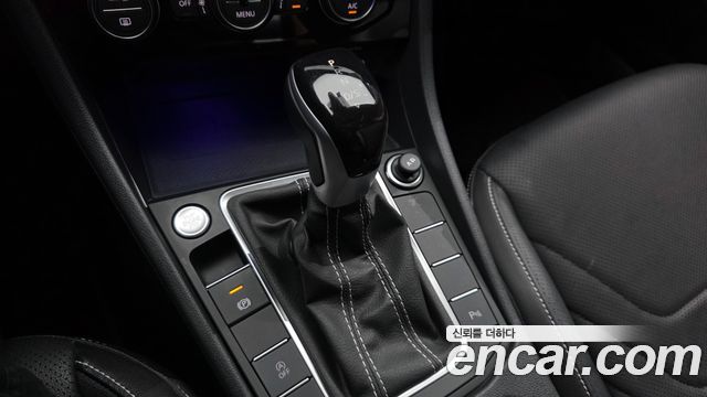 Volkswagen Jetta 2023 — photo 12
