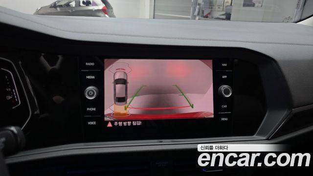 Volkswagen Jetta 2023 — photo 22