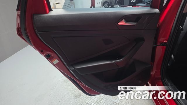 Volkswagen Jetta 2023 — photo 15