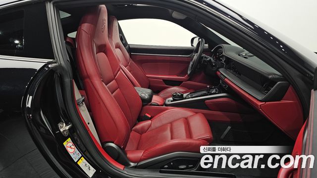 Porsche 911 2022 — photo 13