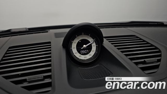 Porsche 911 2022 — photo 26