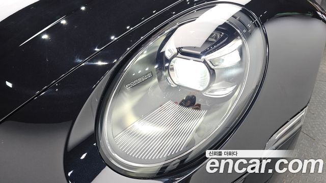 Porsche 911 2022 — photo 8