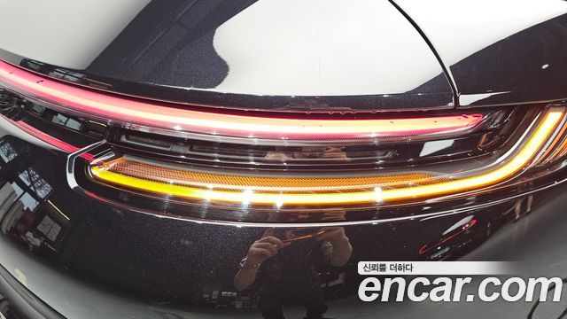 Porsche 911 2022 — photo 9