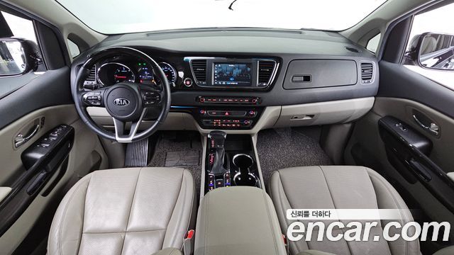 Kia Canival 2019 — photo 10