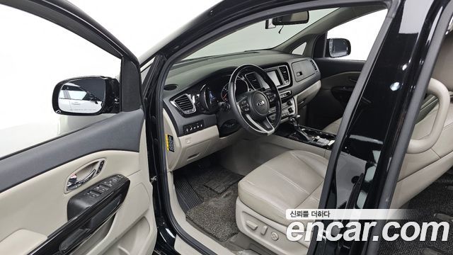 Kia Canival 2019 — photo 13