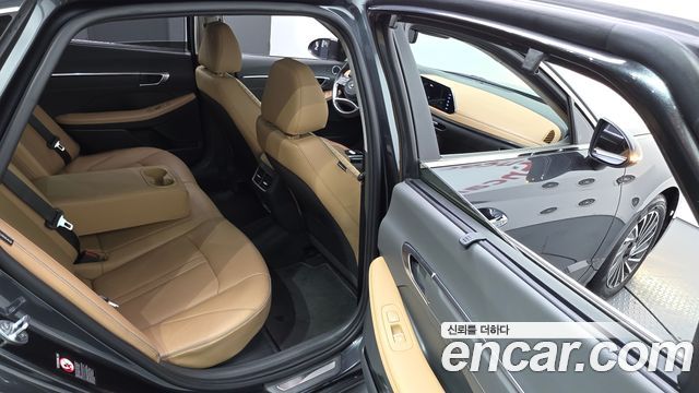 Hyundai Sonata 2022 — photo 16