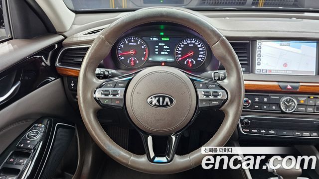 Kia K7 2017 — photo 13