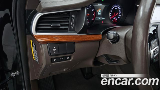 Kia K7 2017 — photo 16