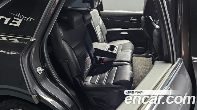 Kia Sorento 2018 — photo 11
